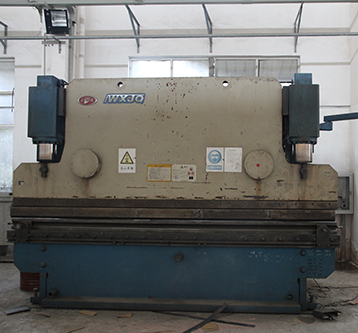 數(shù)控折彎?rùn)C(jī).jpg 數(shù)控折彎?rùn)C(jī).jpg